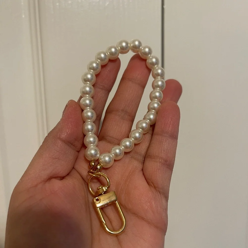 New Pearls Bag Charm and Keychain - Picture 3 of 3